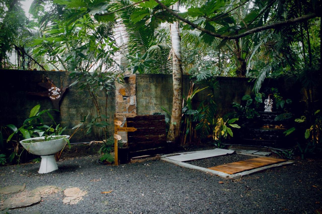 Bananas Mirissa Hotel Exterior photo
